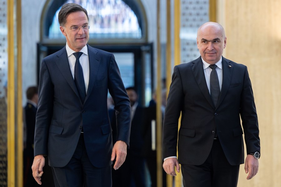Bolojan a discutat cu secretarul general al NATO despre securitatea Flancului Estic și situația din Marea Neagră