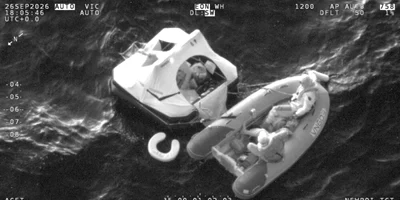 marinari salvati atac balena 01 New Zealand Defence Force jpg