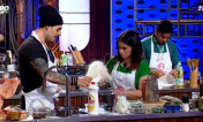 Rareş Calotă, alături de Irina Bucsa sunt doi dintre cei cinci concurenţi ajunşi în finala „MasterChef“ FOTO Pro TV