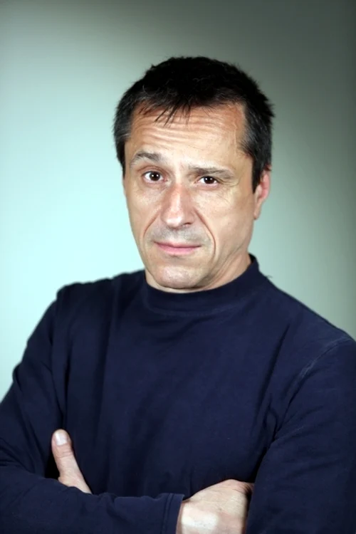 
    Ion Dolănescu a fost  deputat din partea PRM   