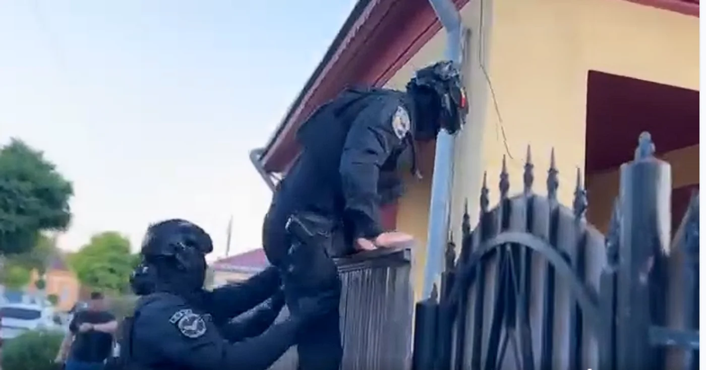 Oamenii legii au făcut mai multe percheziții FOTO captură FB Monitorul de Botoșani