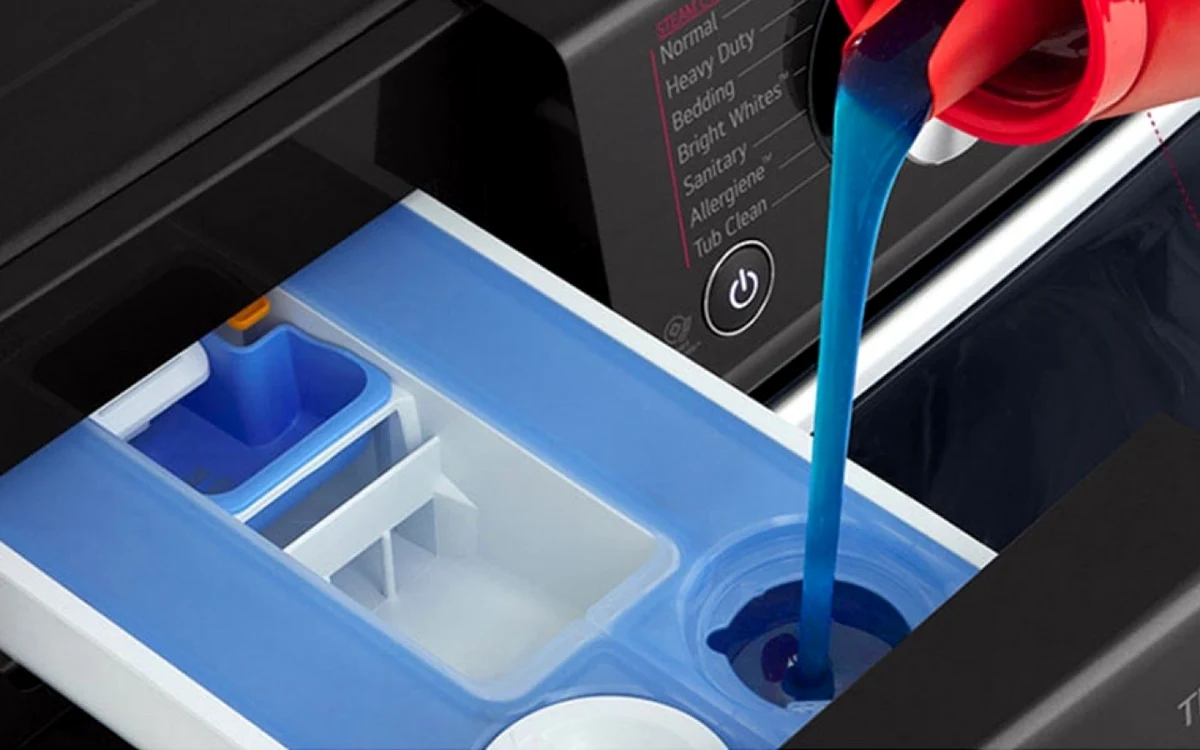 Din săpunul solid de mâini poți face detergent lichid de rufe. Foto: Click.ro.