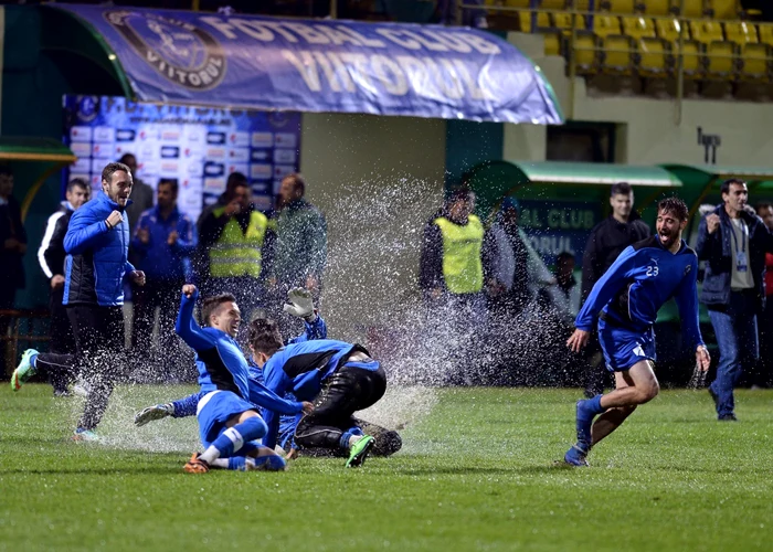 Bucuria jucătorilor de la Viitorul, după golul lui Dică din prelungiri. FOTO: Răzvan Păsărică