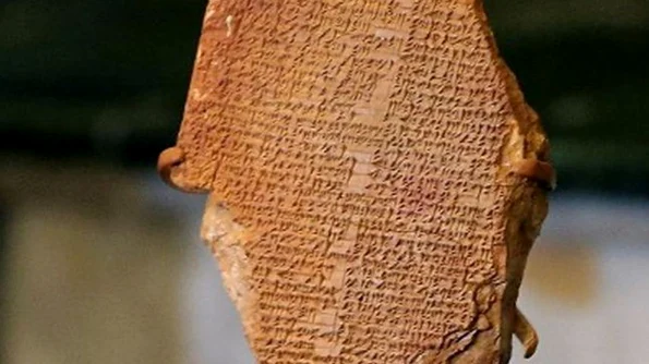 O tăbliţă cu fragmente din „Epopeea lui Gilgameş”, unul dintre cele mai vechi manuscrise din istorie, restituită Irakului jpeg