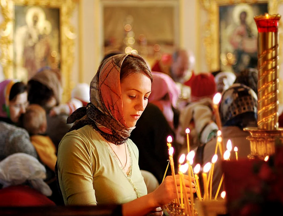 
    Supersitiţii de Sfânta Maria. Femeile însărcinate trebuie să evite treburile gospodăreştifoto: bisericasfintiitreiierarhi.md  
