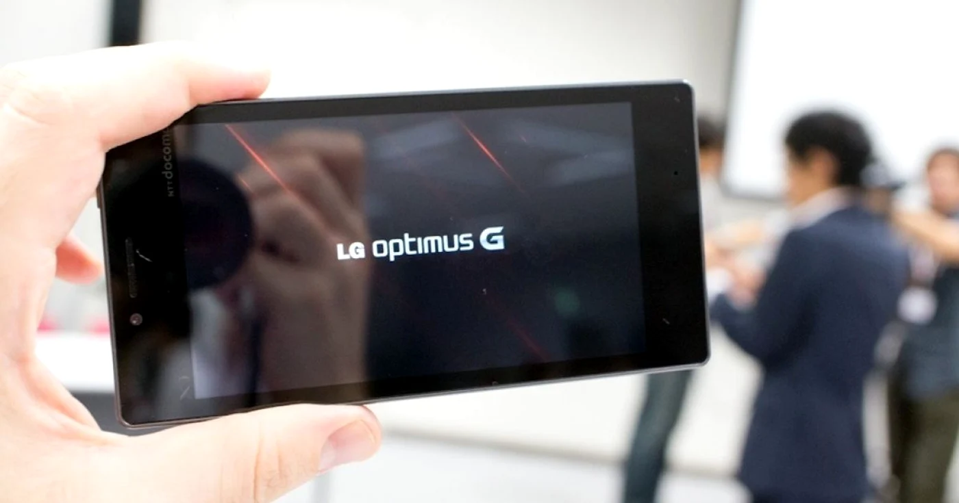 LG Optimus G, modelul de top de la producătorul sud-coreean FOTO The Verge