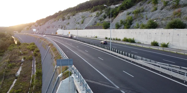 Autostrada Lugoj   Deva, dealul liliecilor din nou în șantier  Foto Daniel Guță ADEVĂRUL (2) JPG