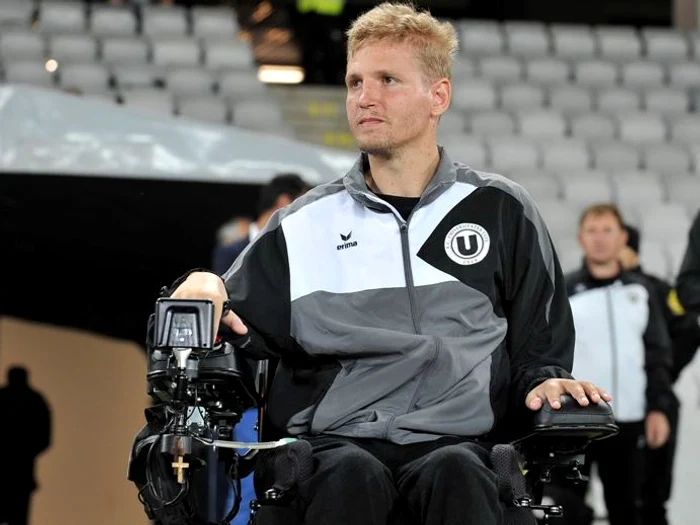 Dries Mertens ţine foarte mult la Mihai Neşu şi nu poate uita momentul din 2011Foto: EPA