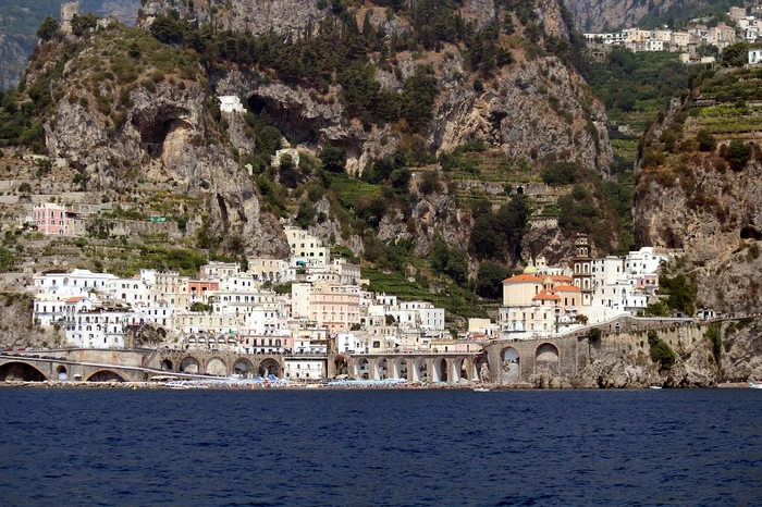 Atrani este un oraș de 0.2m pătrați în Amalfi. Foto: shutterstock