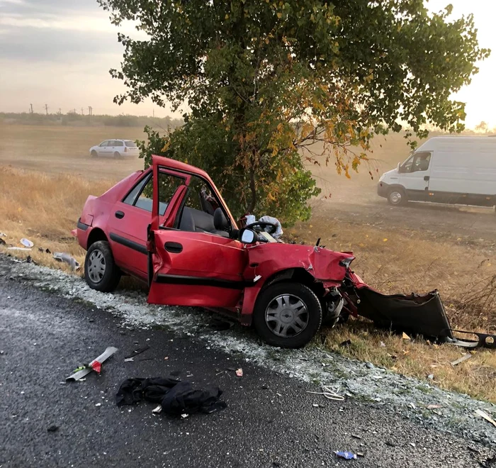 Șoferul autoturismului a murit la scurt timp după impact Sursă foto:CNAIR