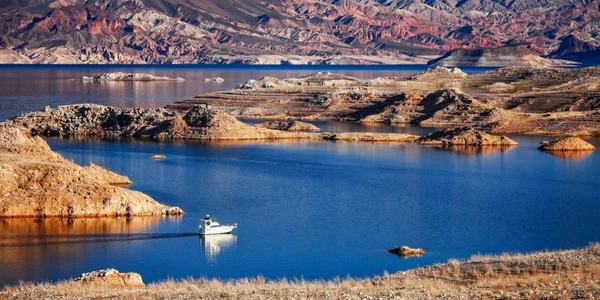 lacul lake mead foto shutterstock