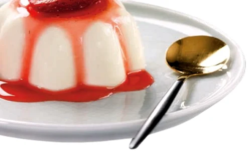 panna cottaa cu sos de capsuni jpg