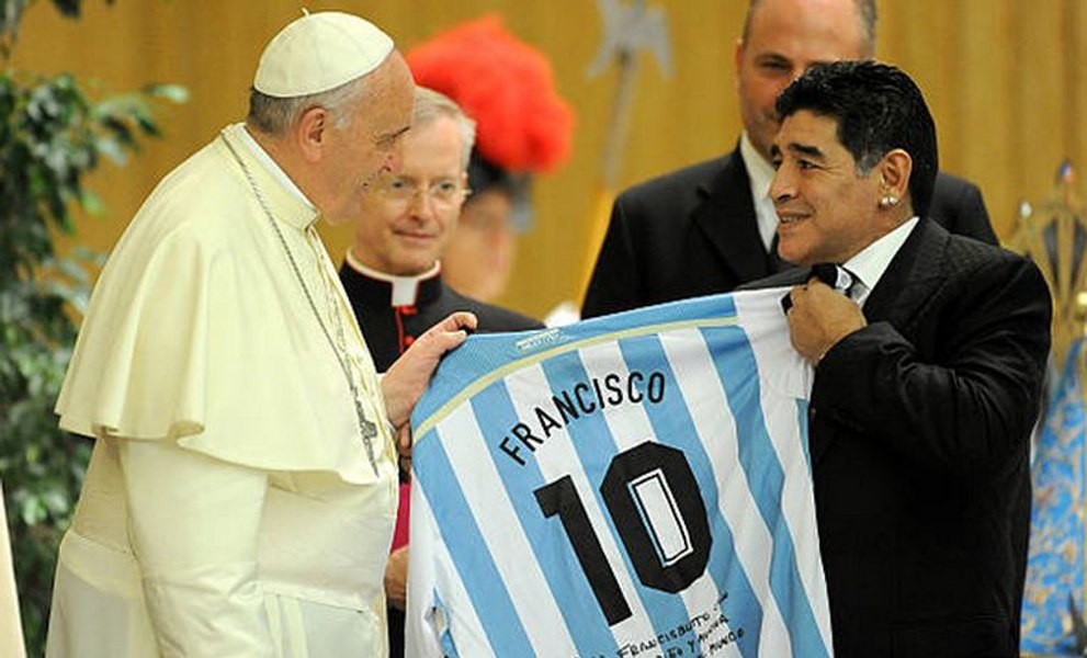 Jurământul Papei, singurul argentinian care nu l-a văzut jucând fotbal pe Messi. Întrebarea cu care Suveranul Pontif l-a „încuiat” pe Maradona 