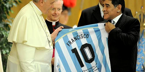 maradona papa francisc jpeg