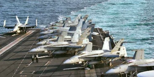Zeci de nave de  război occidentale au ajuns în Strâmtoarea Ormuz