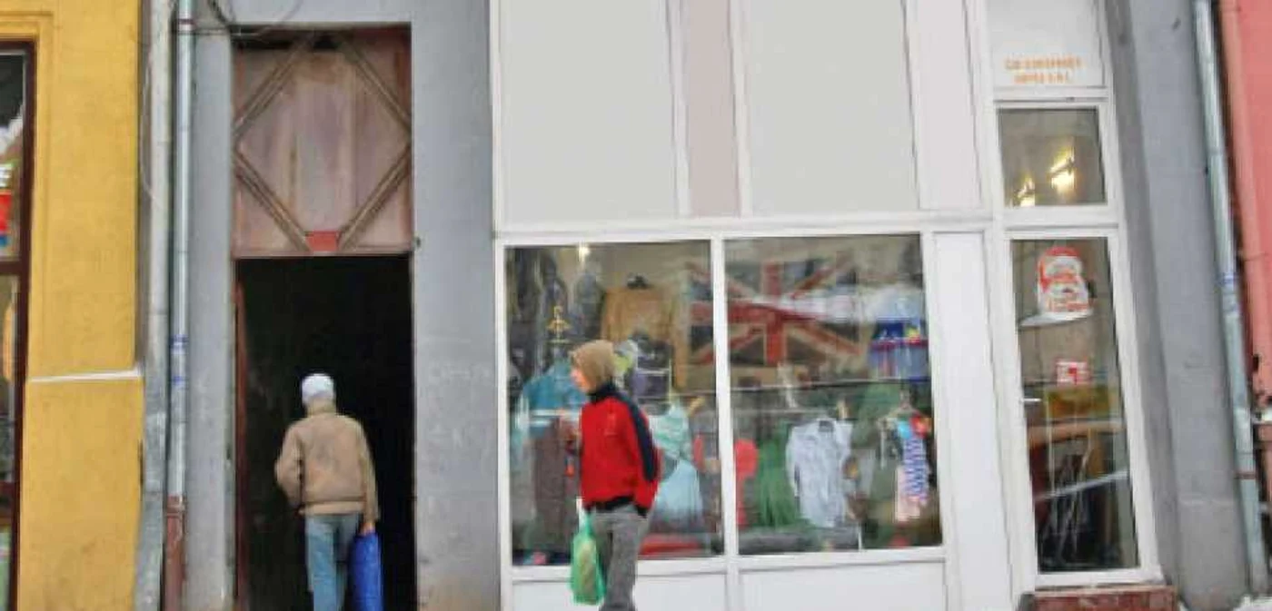 „Magazinul“ de heroină este la  primul etaj al clădirii din Calea Griviţei nr. 125 