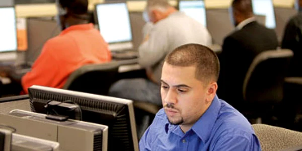 Companiile de software din India angajează programatori din SUA