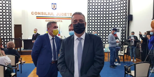 Vergil Chiţac noul primar al Constanţei la învestire Foto Călin Gavrilaş