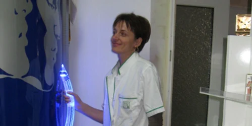 Bacău: Băcăuancele merg la solar ca să-şi întreţină bronzul estival