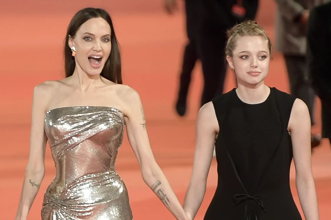 Shiloh Jolie Pitt și Angelina Jolie jpg