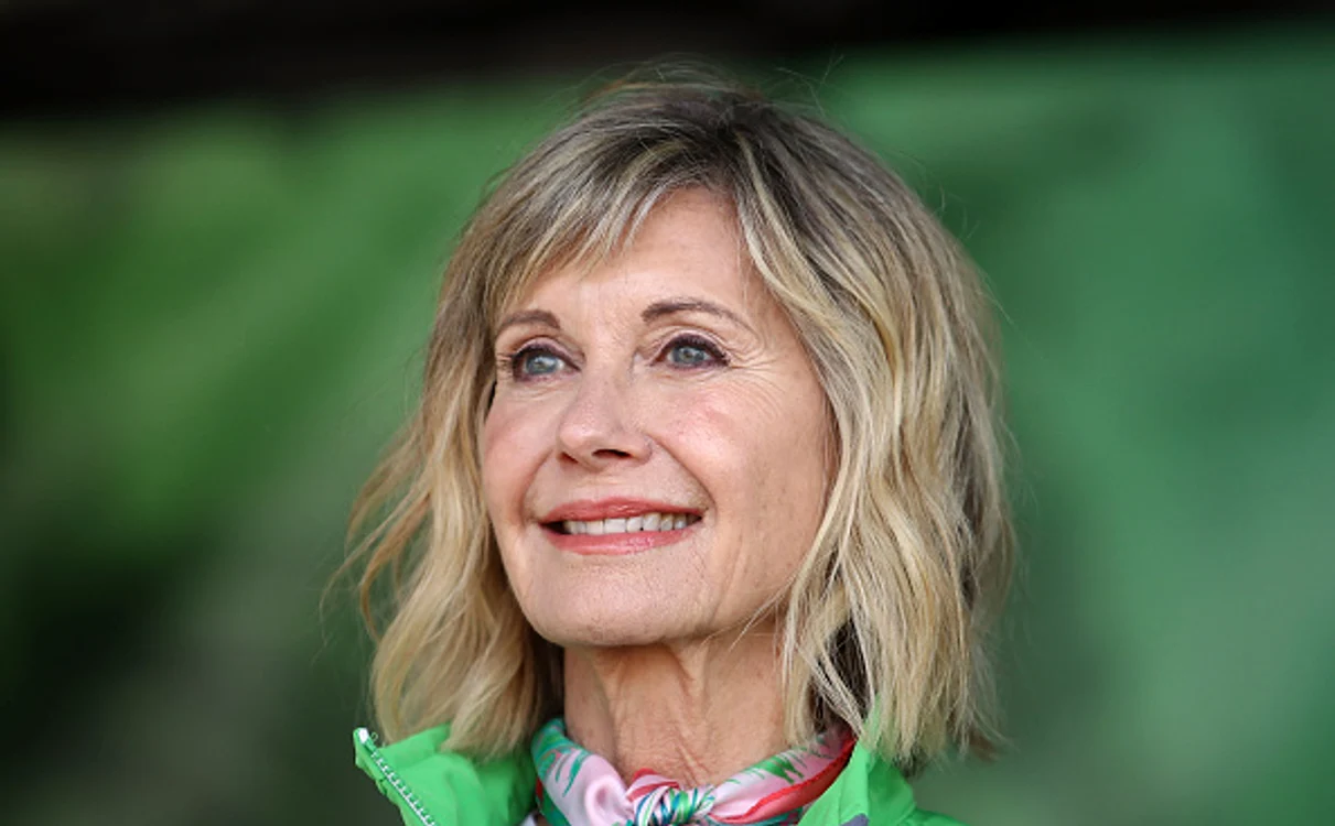 Olivia Newton-John își păstrează zâmbetul pe buze chiar dacă trece prin asemenea greutățiFoto: EPA