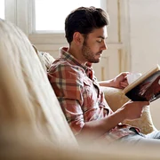 citit carte barbat istock jpg