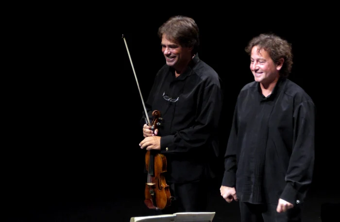 Violonistul Gabriel Croitoru şi pianistul Horia Mihail la „Pequeno Auditorium” de la „Centro Cultural de Belem” din Lisabona FOTO Virgil Oprina