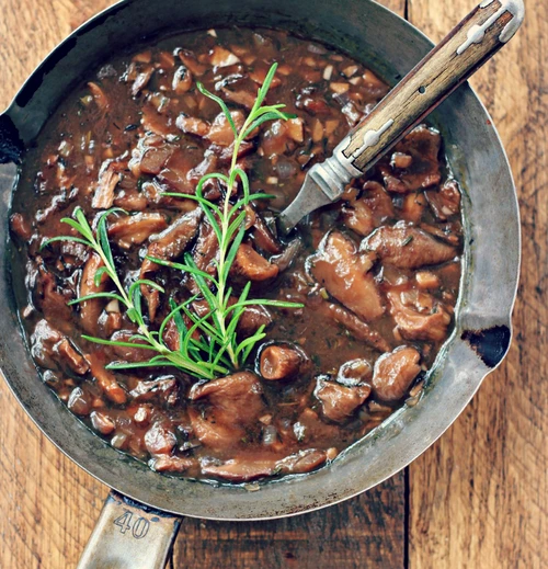 Vegan Wild Mushroom Gravy 5182 jpeg