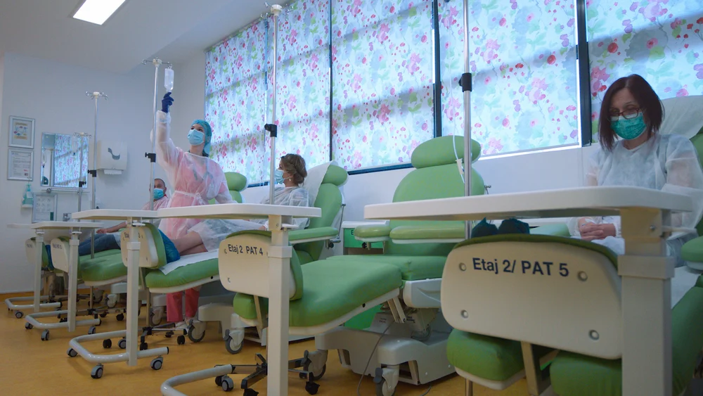 CNAS: Bolnavii de cancer vor beneficia în continuare de tratament. „Au fost plătite toate restanțele pe august”