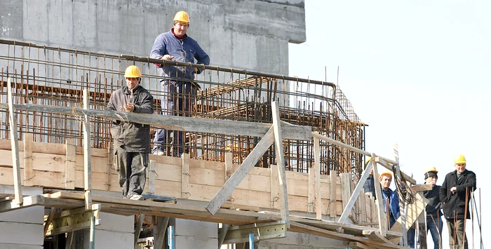 Nemţii angajează numai specialişti