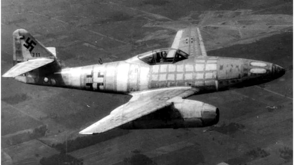 Mândria Luftwaffe: Avionul cu reacţie, Messerschmitt 262 (Me 262) jpeg