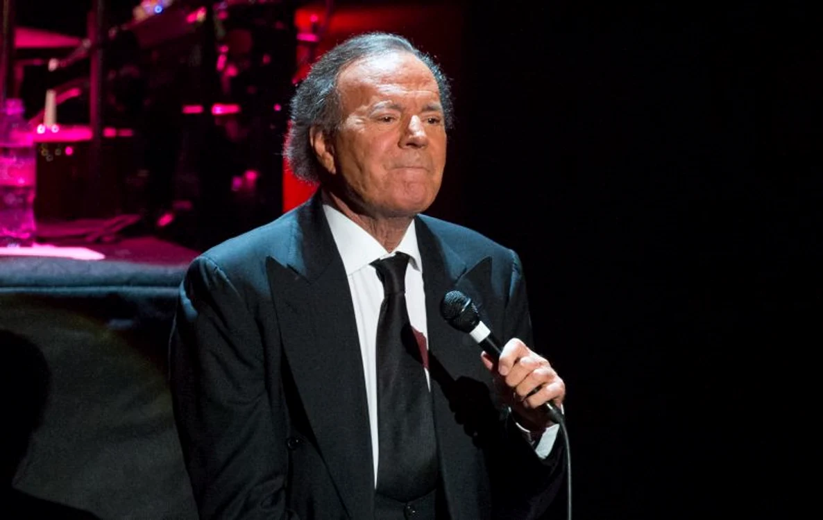 Julio Iglesias a fost operat şi este nevoit să îşi reprogrameze toate concerteleFoto: Getty
