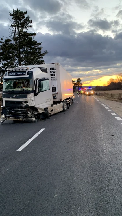 Accident mortal pe Dealul Negru DN7 la graniţa din Vâlcea şi Argeş Foto Adevărul