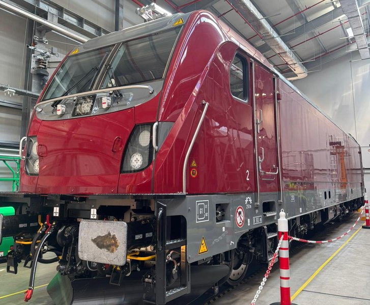 Prima locomotivă electrică care poate atinge 200 km pe oră a fost livrată către Autoritatea pentru Reformă Feroviară. Vor urma alte 15