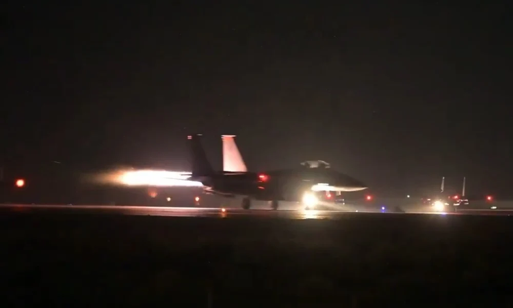 SUA lansează atacuri asupra unui inamic pe care îl credea învins. Formele noii amenințări reprezentate de ISIS