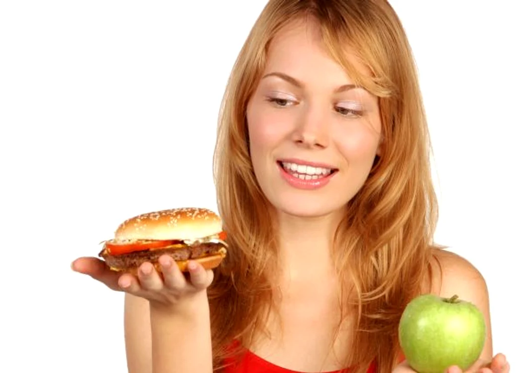 
    Evită pe cât posibil produsele de fast-food dacă ai problemele cu colesterolul „rău“. www.clicksanatate.ro  