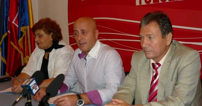 Conferinţă de presă USL