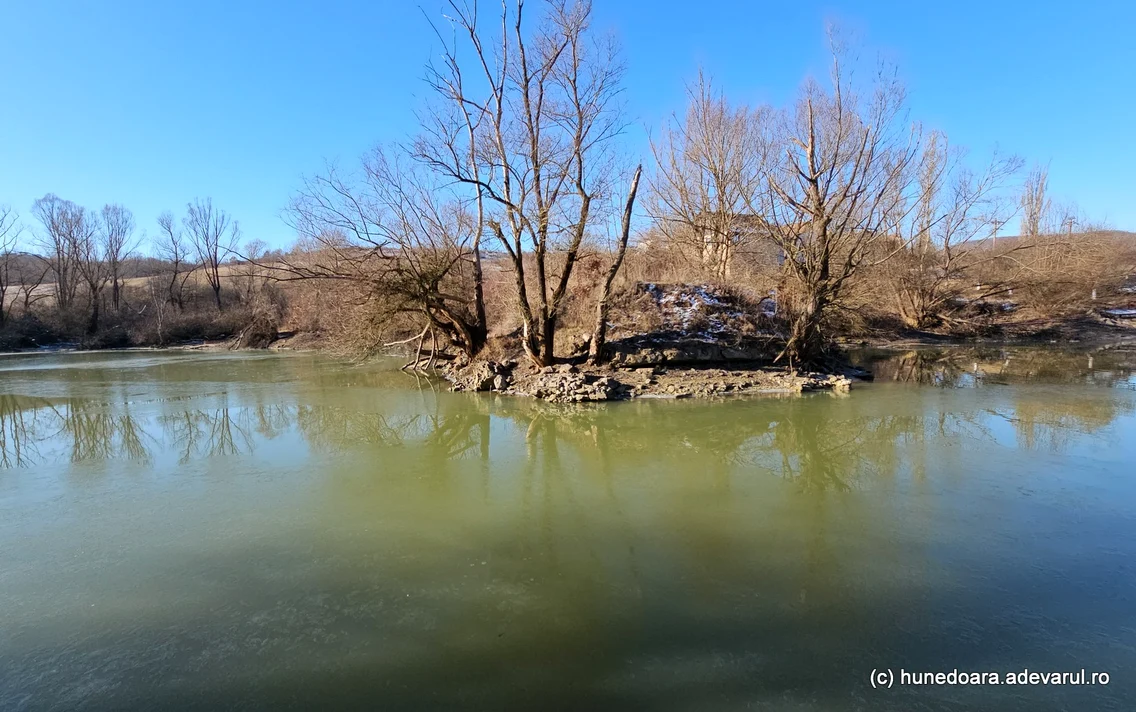 Lacul Cinciș, locul unei necropole misterioase   Foto Daniel Guță  ADEVĂRUL (70) jpg