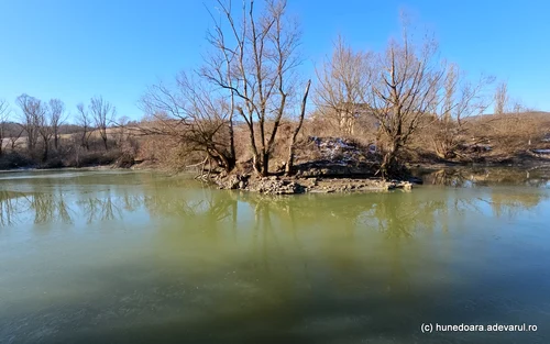 Lacul Cinciș, locul unei necropole misterioase   Foto Daniel Guță  ADEVĂRUL (70) jpg