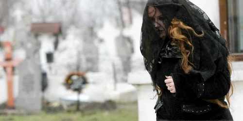 Mama şi iubitul unei fete au murit de gripă porcină