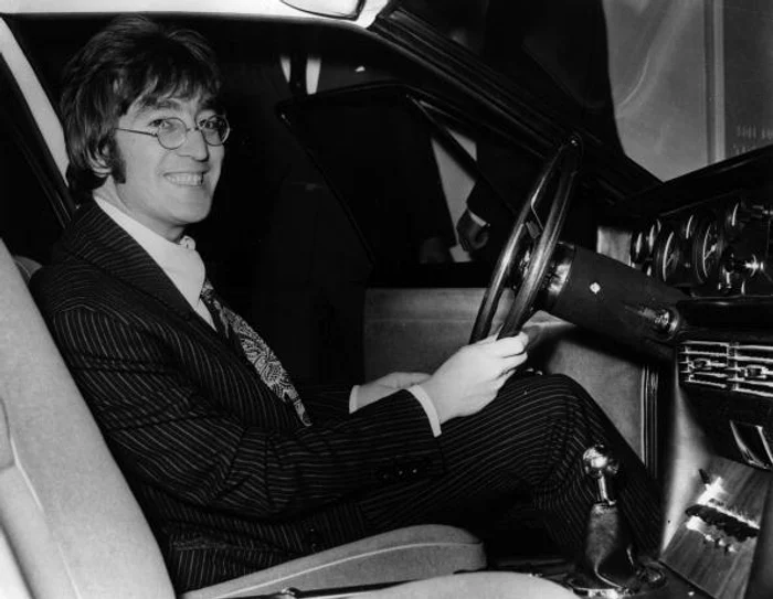 
    O șuviță din părul lui John Lennon a atins sume amețitoare la o casă de licitații din SUAFoto: AP  