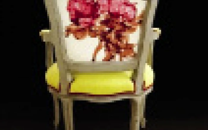 Fotolii stil Ludovic, realizate din lemn patinat si tapitat cu catifea si matase pictate manual