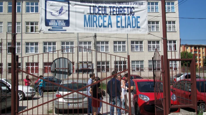 Elevii susţin miercuri, 3 iulie, proba scrisă la Istorie, la examenul de Bacalaureat 2013 FOTO CRISTIAN FRANŢ