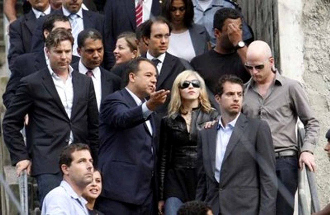 
    Madonna vrea să ajute copii din Brazilia  