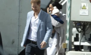 printul harry si megham markle pe aeroport profimedia 0472778993 jpeg