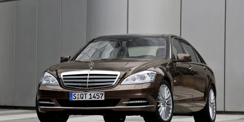 Dacia s-a înfrăţit cu Mercedes