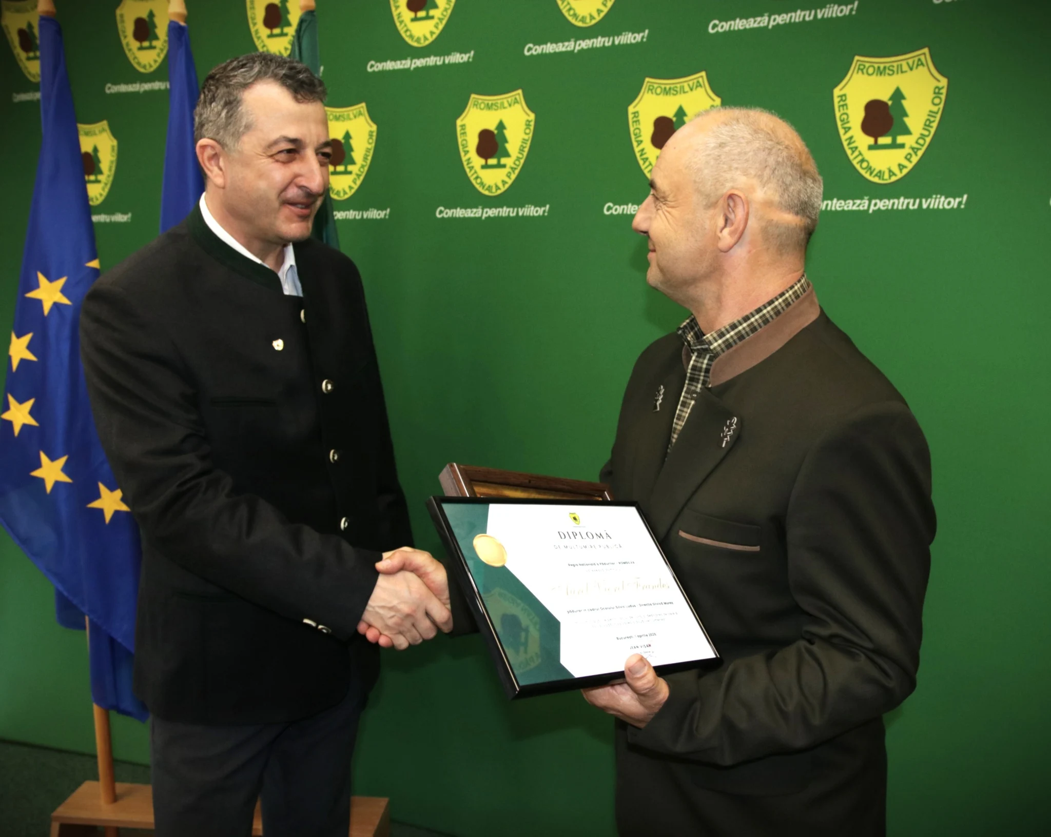 Pădurarul care le-a salvat pe cele două fetițe dispărute în judeţul Mureş, premiat de Romsilva
