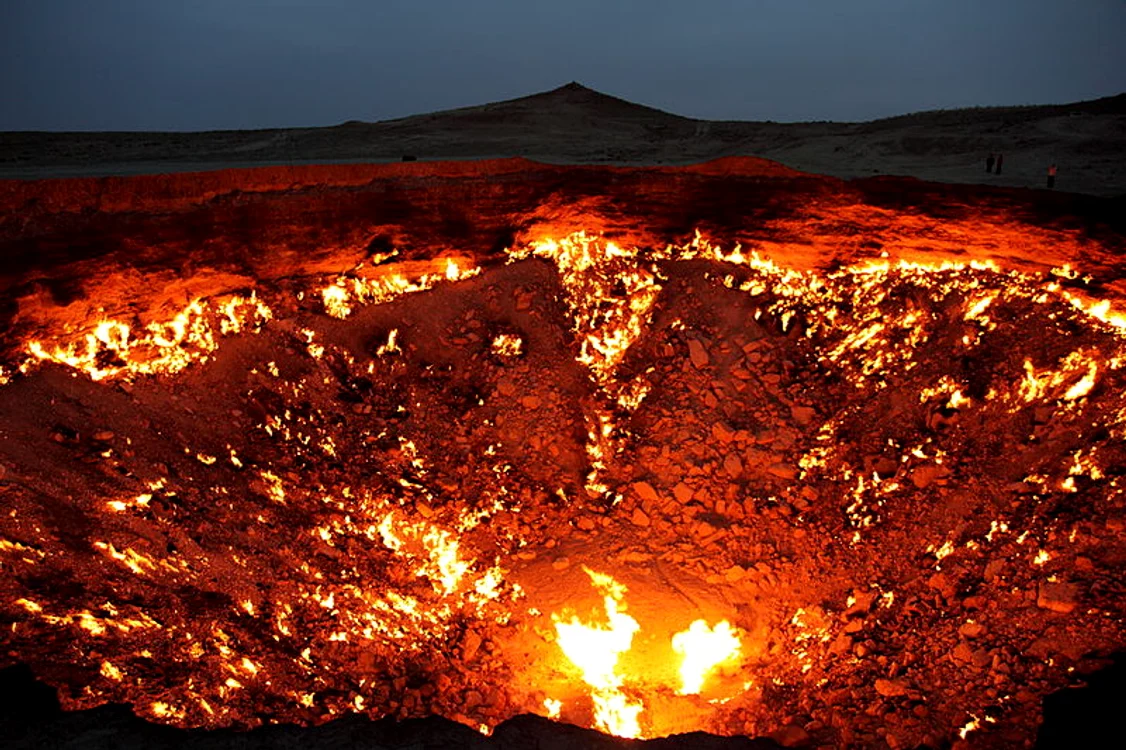 Flăcările din crater ard de mai bine de patru decenii
