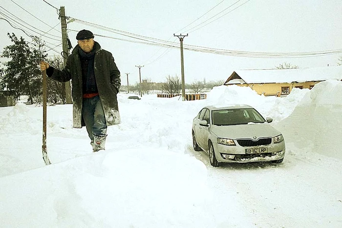 “Viscolul mi-a adus tone de zăpadă în curte”