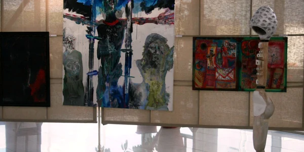 Expoziţia internaţională de artă plastică cuprinde 61 de lucrări 